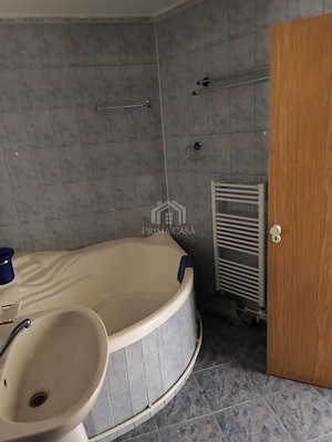 Apartament cu 4 camere   zona Brosteni   etaj 3din4   97mp utili   renovat   Pret: 100.000  neg  - imagine 16