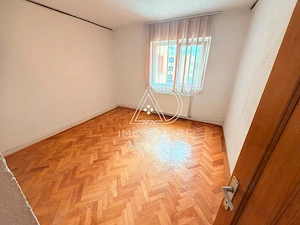 Vânzare apartament 2 camere, etaj 3 , Zona 9 Mai