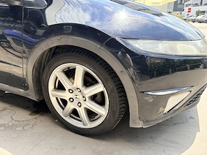 Honda Civic 8 1.8 i-VTEC - imagine 4