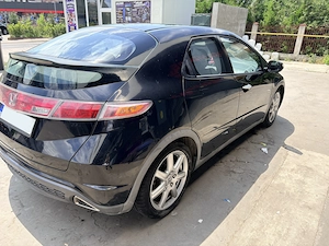Honda Civic 8 1.8 i-VTEC - imagine 3