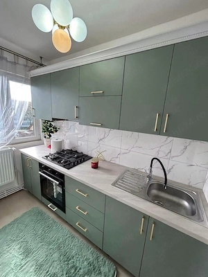 De vanzare apartament cu 3 camere și balcon, mobilat și utilat, zona Piata Mica 59900 euro
