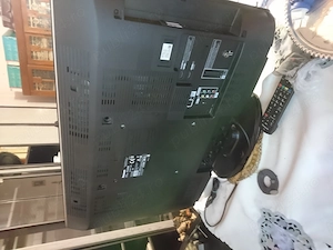 Vând Vând televizor LCD Panasonic TX-L32U2E