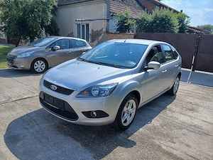 Vand ford focus 1,4 benzina, an 2011,euro 5