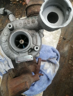 Turbină  Garrett  2.0 TDI (DEFECTA) (BKD/AZV) – Cod 724930 – Actuator Bun - imagine 5