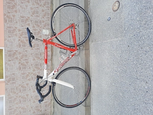 Vând bicicletă semicursieră foarte bună  