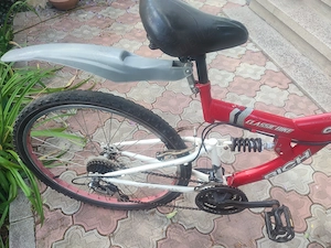 Vând bicicleta