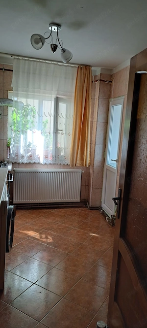 Vând apartament 3 camere decomandat - imagine 5