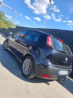 Vând Fiat punto evo an 2011motorizare1,3 disel multijet foarte fiabil și econom,ideal naveta și oras - imagine 7