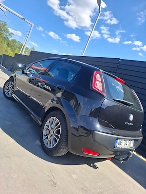 Vând Fiat punto evo an 2011motorizare1,3 disel multijet foarte fiabil și econom,ideal naveta și oras - imagine 4
