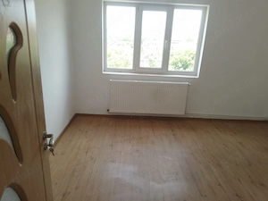 Vand apartament 2 camere semidecomandat zona Centrala Filiasi 60mp - imagine 5