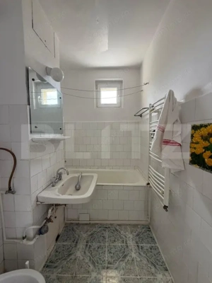 Apartament 2 camere, etaj intermediar, zona centrala, boxa, lift nou - imagine 8