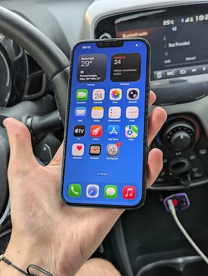 vând iphone 14 plus 