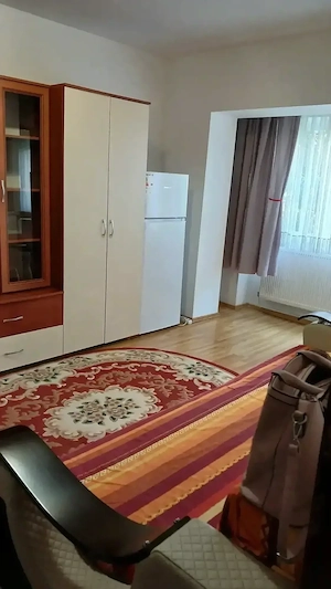Pe str.Cuza Voda, garsoniera confort 1, etaj1 de inchiriat, mobilata, utilata.