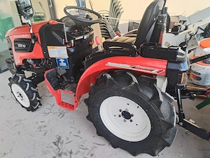 Se vinde tractor 25cp nou
