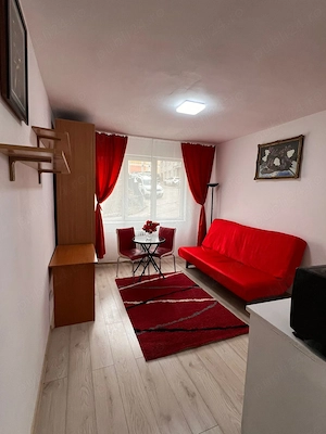 Închiriez garsonieră 