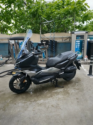 SYM ADX 300 maxiscuter - imagine 2