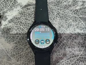  Samsung Galaxy Watch4 Classic