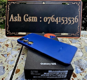 Samsung S25 blue 