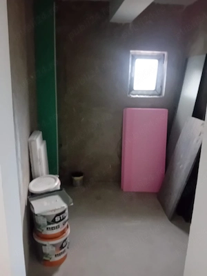 Vînd apartament 1300E m  zonă foarte liniștită  aproape de centrul istoric al orașului  - imagine 5