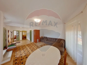 Casă / Vilă cu 5 camere de vânzare - imagine 9