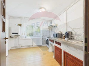 Oportunitate - 2 Apartamente 4 + 2 camere - Zona 13 Septembrie - imagine 19