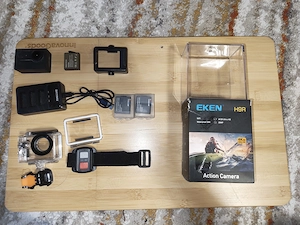 Camera de acțiune Eken H9R baterii extra cutie originală