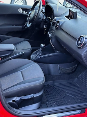 Audi A1 Sportback 8x 2013 1.6 tdi Stronic Trapa Xenon - imagine 7