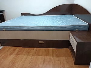Vand pat dormitor ,cu saltea,stare foarte buna