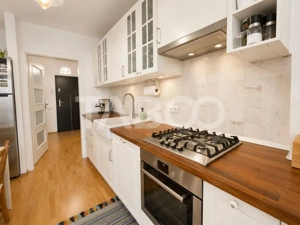 Apartament de vanzare 4 camere balcon boxa lift bloc nou zona Centrala - imagine 14