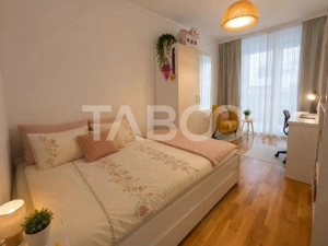 Apartament de vanzare 4 camere balcon boxa lift bloc nou zona Centrala - imagine 7