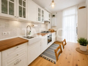 Apartament de vanzare 4 camere balcon boxa lift bloc nou zona Centrala - imagine 11