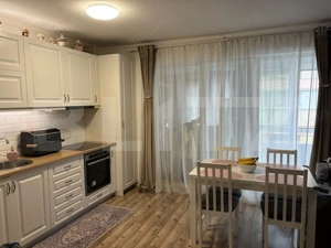 Apartament semidecomandat cu 3 camere, 60 mp, garaj, zona Porii - imagine 3