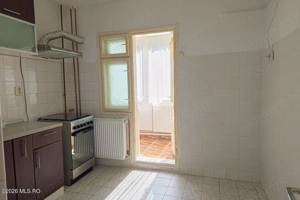 Soarelui - Scoala 30 - 3 Camere, Decomandat, 2 Bai, Etaj 2, Centrala - imagine 5