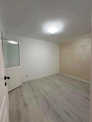 De vanzare apartament cu 2 camere și balcon, renovat integral, etajul 2, 49900euro