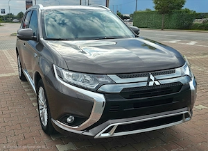 Mitsubishi OUTLANDER PHEV 2019, un autoturism cu 45-48 km pur electric cu un motor de 2,4L benzina. - imagine 2