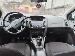 Ford Focus 2016 benzina, km putini, stare excelentă  - imagine 5