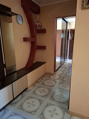 Inchiriez ap3 camere decomandat, Militari