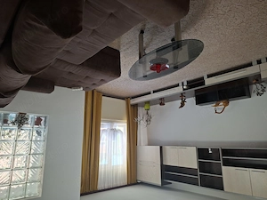 Vânzare apartament 2 camere, decomandat, bucătărie open space  complet mobilat ocupabil imediat - imagine 4