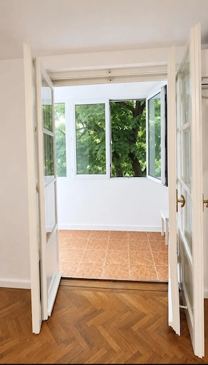 Vand apartament cu 2 camere la Victoriei - imagine 2