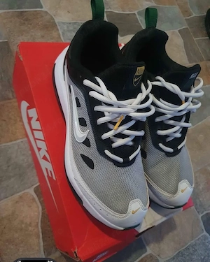 Adidași nike
