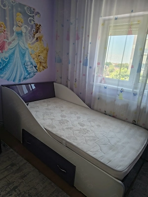Vând pat din mdf cu saltea relaxa ,2 sertare ,110 x 200cm + 1 noptieră.Preț 550 negociabil.