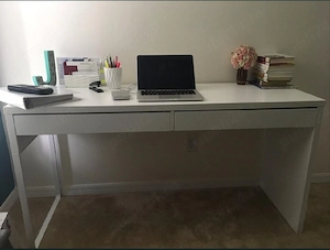 Birou IKEA MICKE 142x50cm alb, pentru doua persoane, cu gestionare cabluri