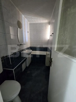 Apartament cu 3 camere, 70 mp, zona Reghin - imagine 8