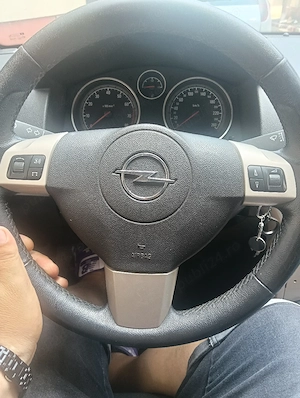vand opel astra h 1.6 benzina