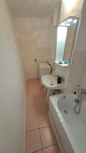 Inchiriez apartament 1 camera decomandat, 32 mp + balcon, Complexul Studentesc - imagine 4