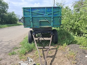 Remorcă auto pe piridoc
