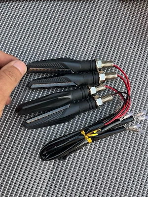 Set 4 Semnalizări LED Secvențiale (Dinamice) pentru Moto / ATV / Scuter
