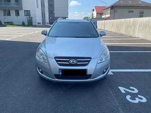 Kia Ceed break, an fabricatie 2009, motor 1.6 CRDi (Diesel), cutie manuala.