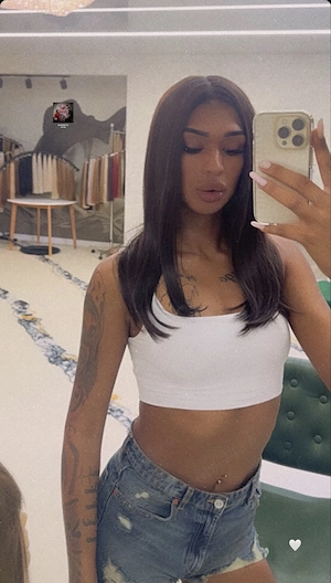 Ayse Ts-girl