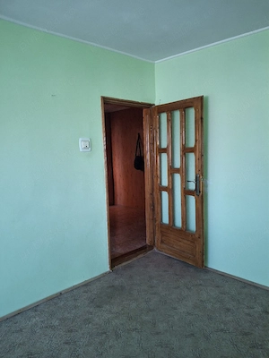 Vand apartament  2 camere decomandat - imagine 2